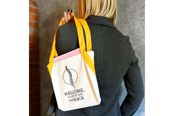 Mała torba bawełniana (25x20 cm) zdrowy kręgosłup WELCOME GLAD TO SEE YOUR BACK (długie rączki) Mała torba bawełniana (25x20 cm) zdrowy kręgosłup WELCOME GLAD TO SEE YOUR BACK (długie rączki)