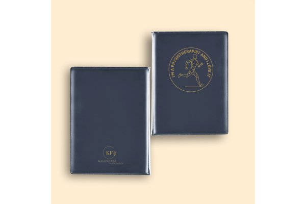 Granatowa okładka dedykowana na kalendarz fizjoterapeuty 2025 Granatowa okładka dedykowana na kalendarz fizjoterapeuty 2025